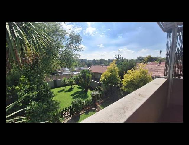 3 BEDROOM TOWNHOUSE FOR SALE IN MARAIS STEYN PARK